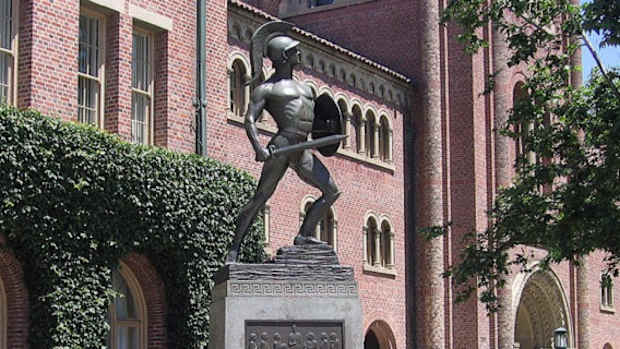 TOMMY.TROJAN.STATUE